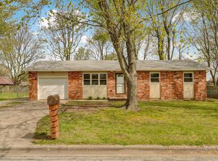 1407 E Kentwood St, Republic, MO 65738