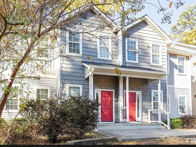 129 Pineland Cir #100 — Photo 4