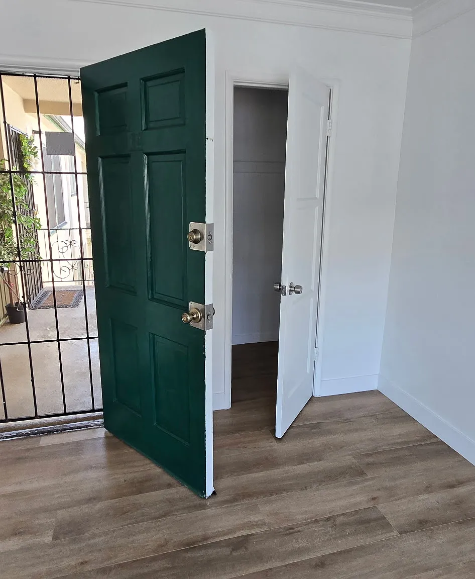 1215 S Fairfax — Photo 3