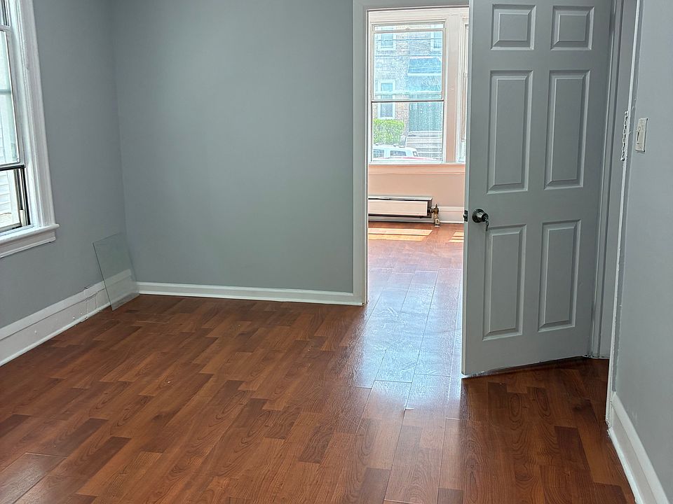 1st image of 326 Stegman Pkwy Floor 1
