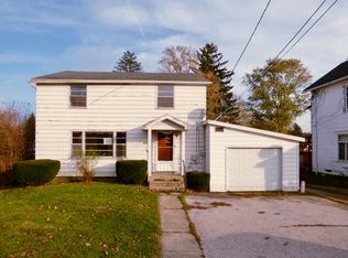 233 S Main St, Watervliet, MI 49098