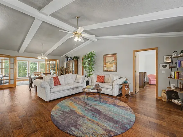 31 Skelton Dr, Bella Vista, AR 72715