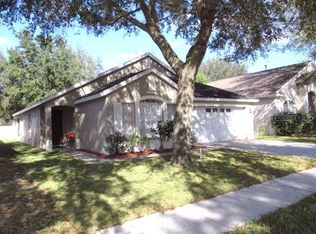 8024 Terrace Ridge Dr, Temple Terrace, FL 33637
