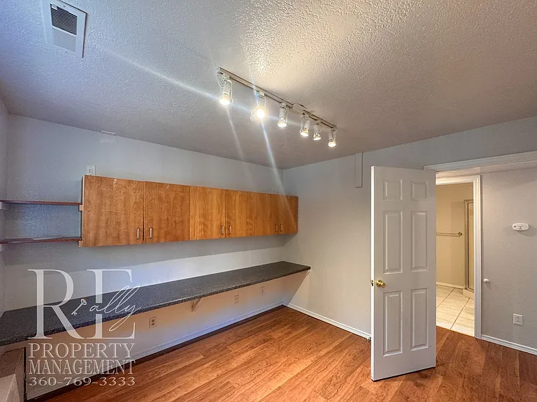 7611 Oak Park Dr NW — Photo 19