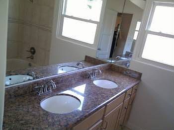 4th image of 140 Twin Oaks Cir