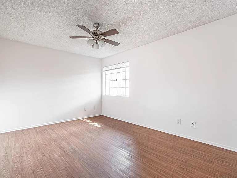 415 W Center St #B — Photo 15