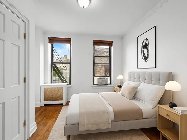 142 Sullivan Street image 1 of 7