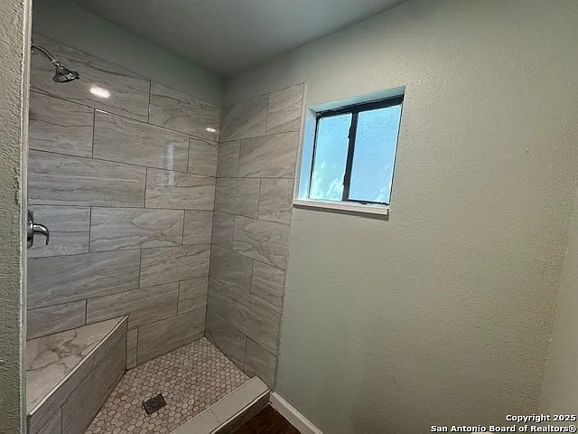 1067 Rayburn Dr — Photo 24