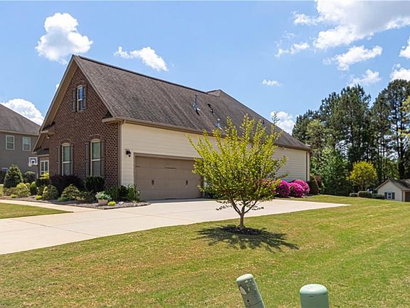 4th image of 107 Waltzing Vine Ln