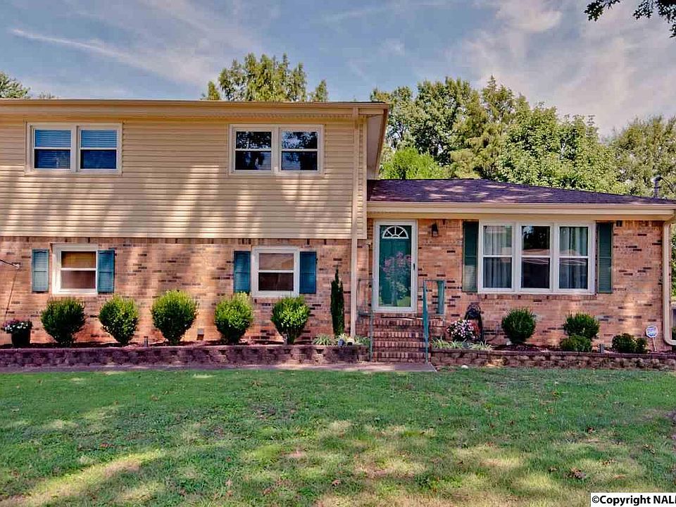 1st image of 11214 Hillwood Dr SE