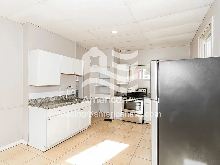765791_006_kitchen_6.jpg