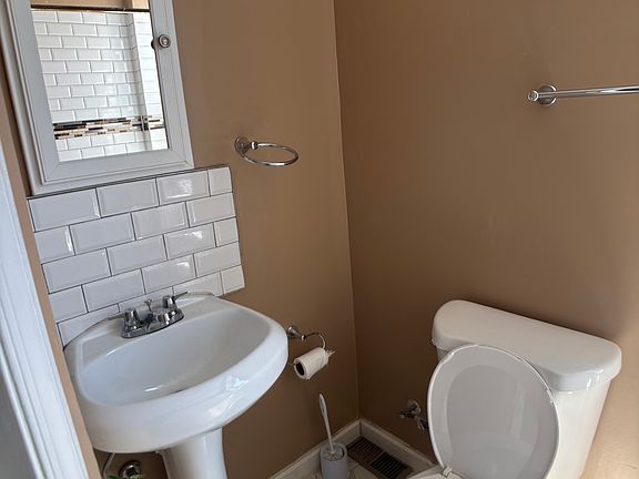 5th image of 2054 E Ann St