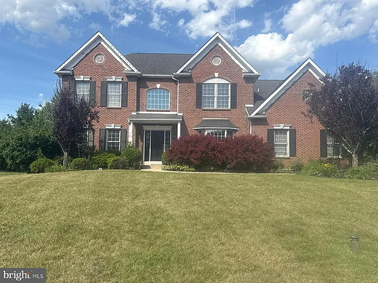 714 Marcus Cir — Photo 1
