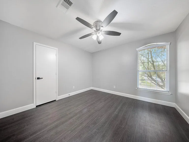 8311 Sierra Hill Ct — Photo 24