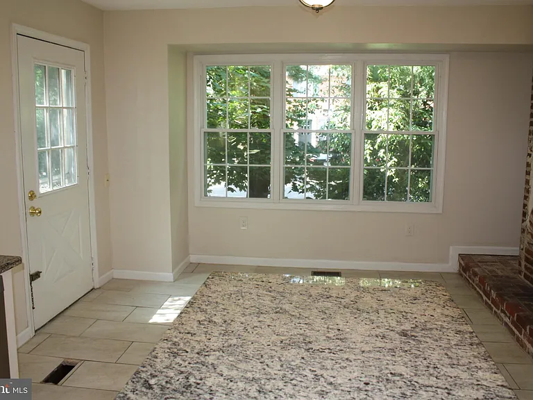 60 Providence Ave — Photo 7