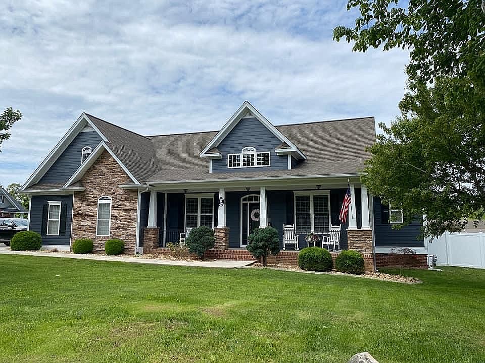1st image of 800 Windingbrook Ct