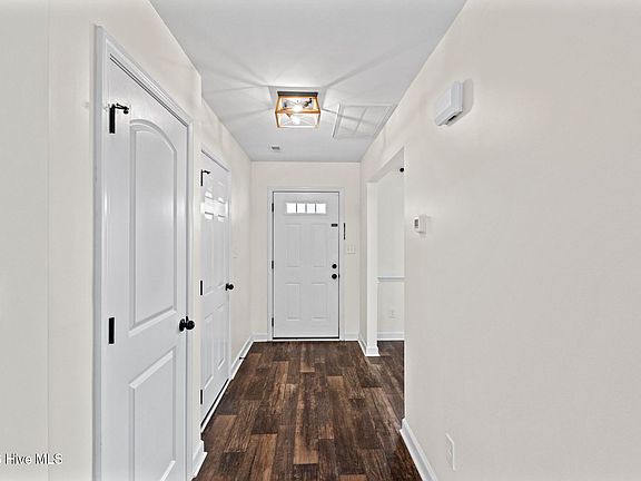 4th image of 282 Breakwater Drive