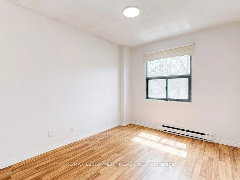 175 Hunter St E #207 — Photo 17