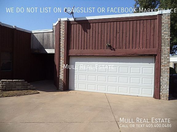 3rd image of 2824 Silvertree Dr