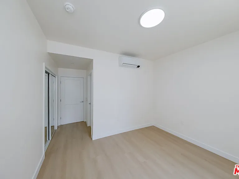 233 N Chicago St — Photo 6