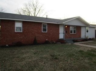 1006 E Davis Ave, Davis, OK 73030