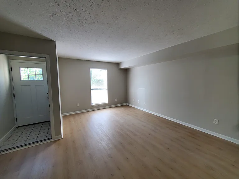 1100 Horsemans Ln #22 — Photo 14