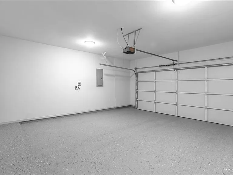 1929 Sunset Dr — Photo 12