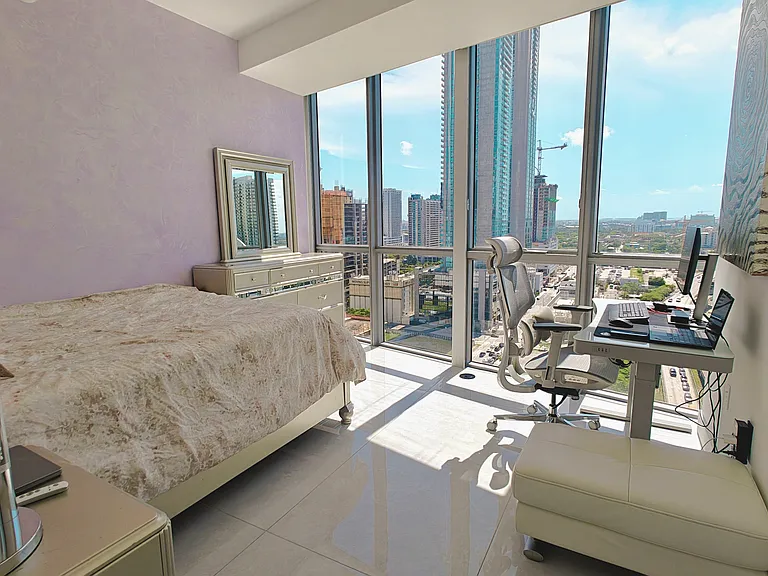 1100 Biscayne Blvd #2106 — Photo 9