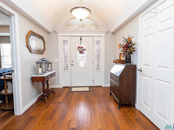 4th image of 1386 Oakwood Cir