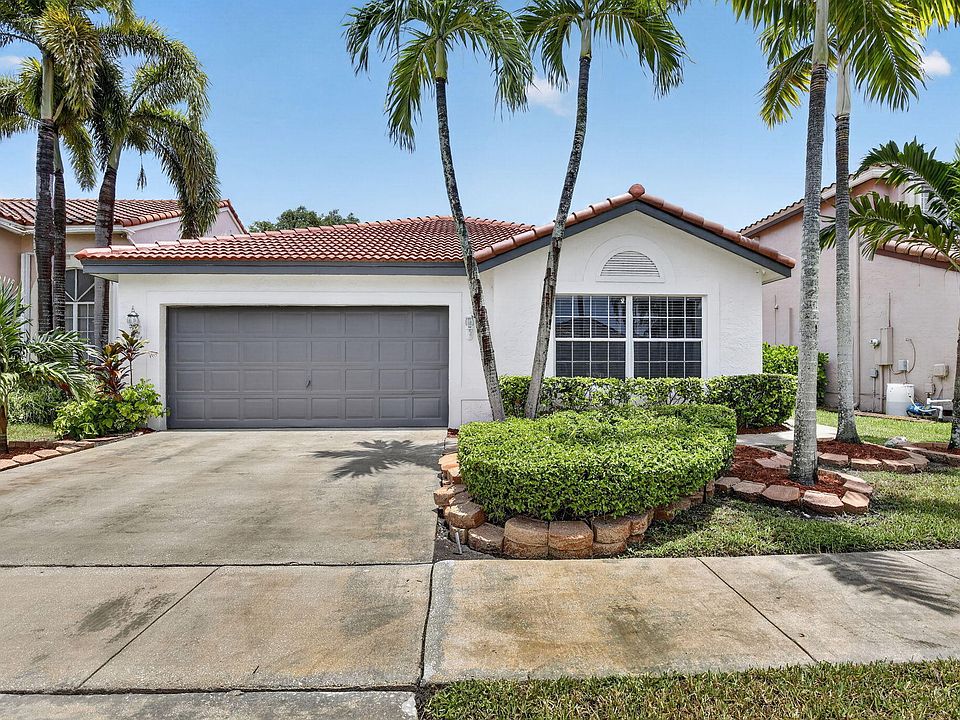 1st image of 1371 SW 181ST Avenue