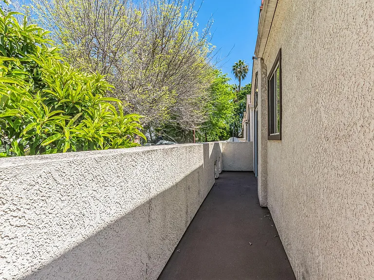 Villas at Whittier — Photo 10