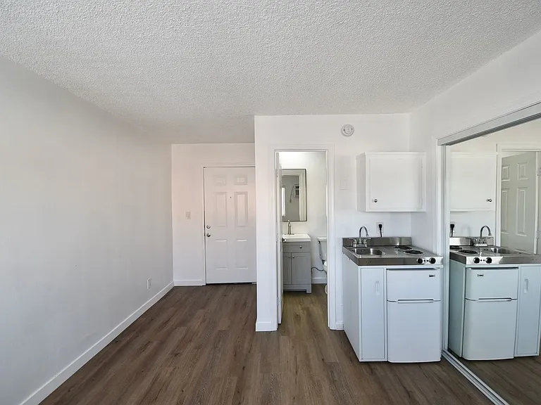 5321-25 — Photo 11