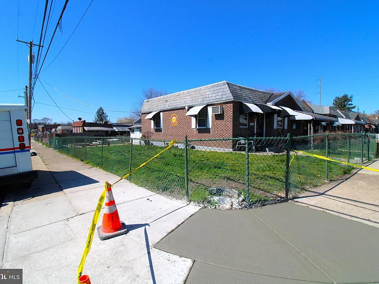 2250 S 56th St — Photo 27