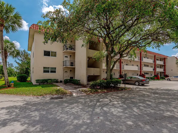 9220 S Hollybrook Lake Drive #110, Pembroke Pines, FL 33025