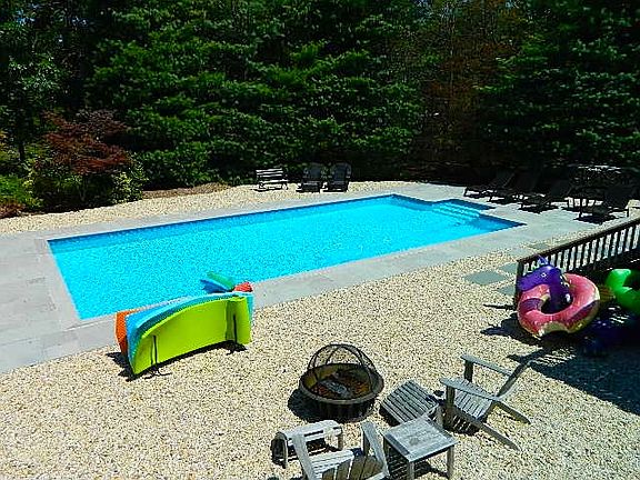 5th image of 18 Bettina Ct