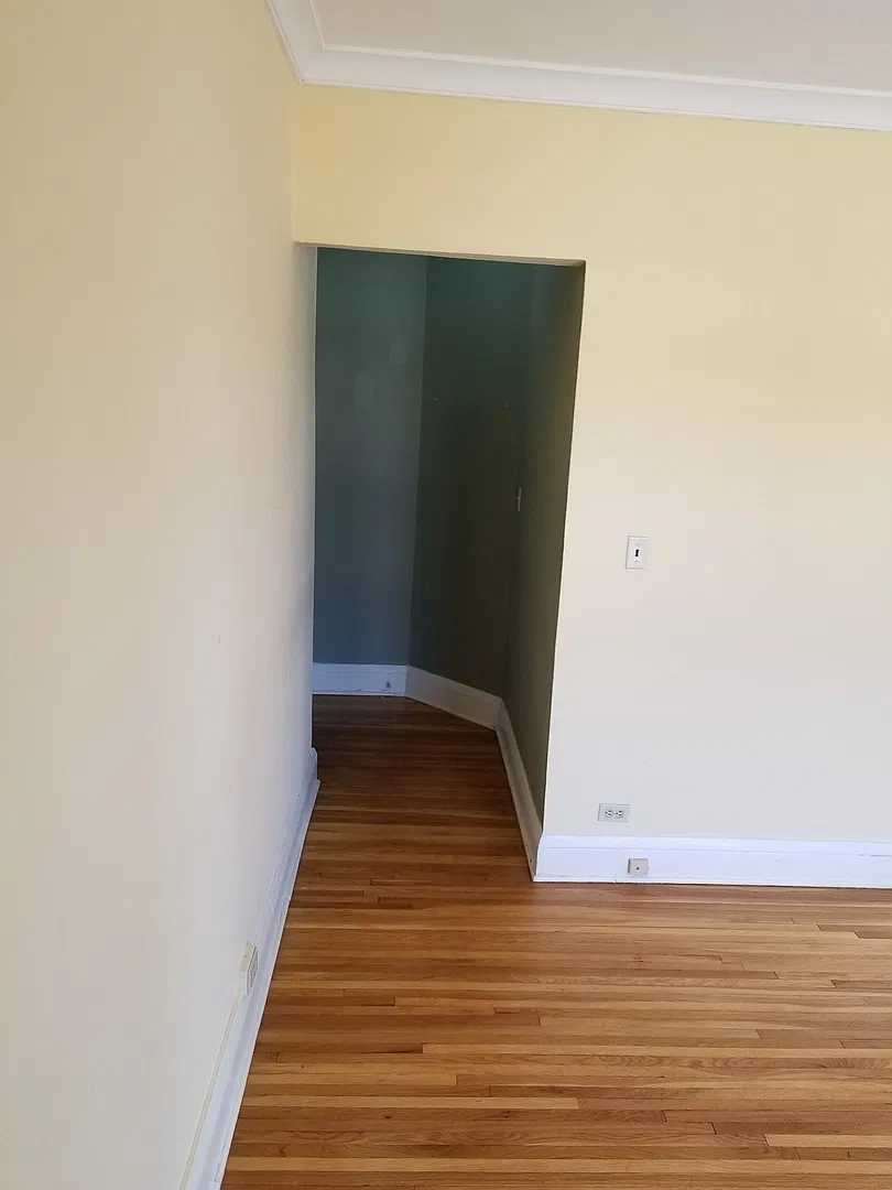 Twin Court Apartments — Photo 4
