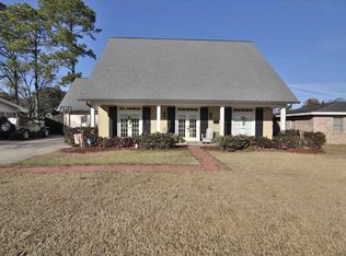304 W Saint Paul St, Abbeville, LA 70510