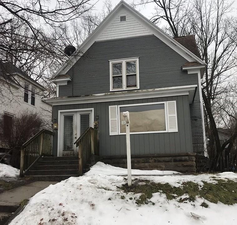 1st image of 306 Sweet St NE