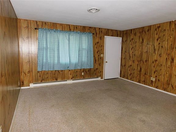 4th image of 1347 Riverbend Blvd