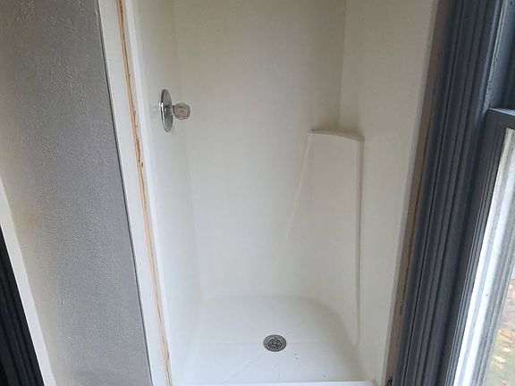4th image of 225 Madison St #2