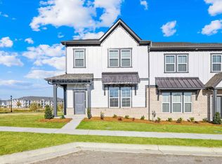 5864 Coulee Ln, Charlotte, NC 28215