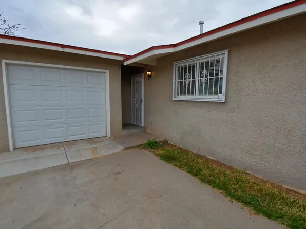 137 63rd St NW, Albuquerque, NM 87105