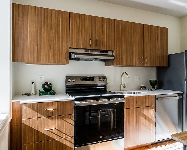 Sterling Apartments — Photo 42