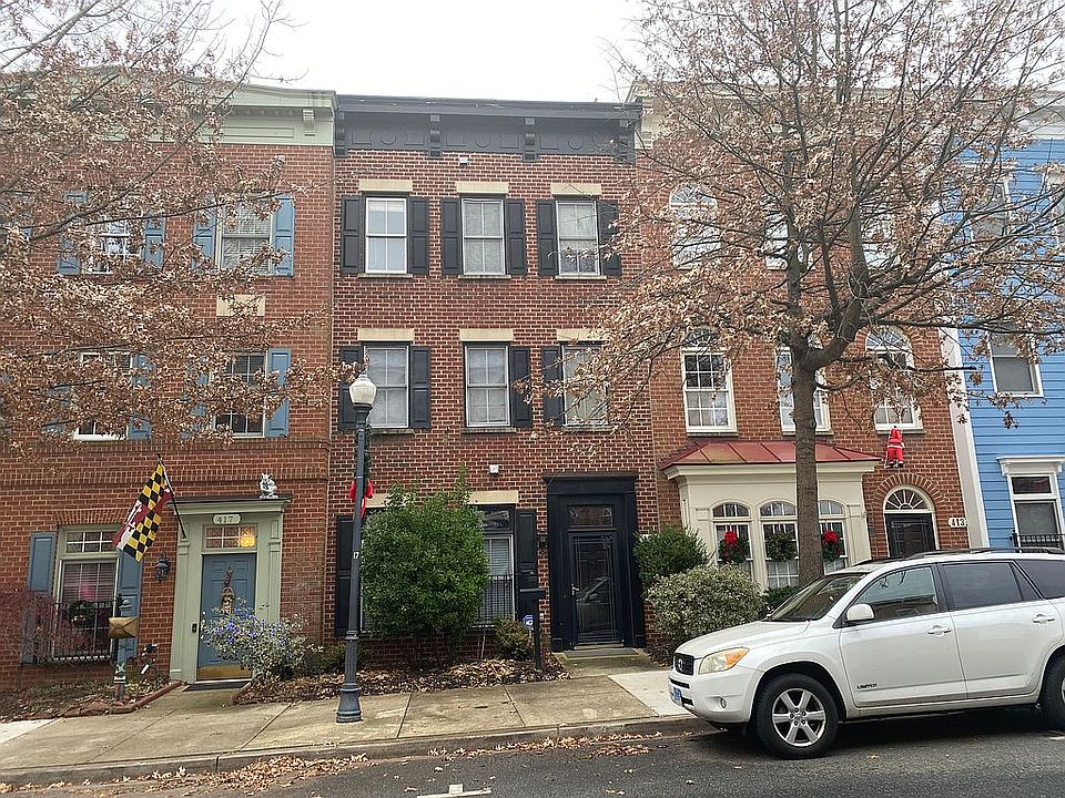 2nd image of 415 Main St