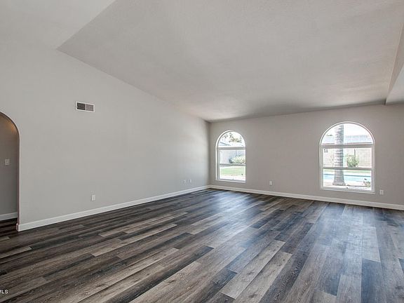 5th image of 3748 W Sweetwater Ave