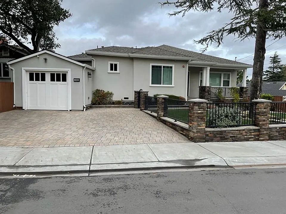 Street view 1 - Main Driveway