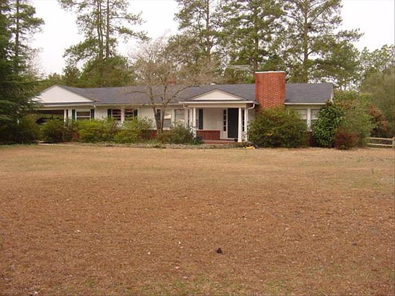 153 Vivian Rd, West End NC