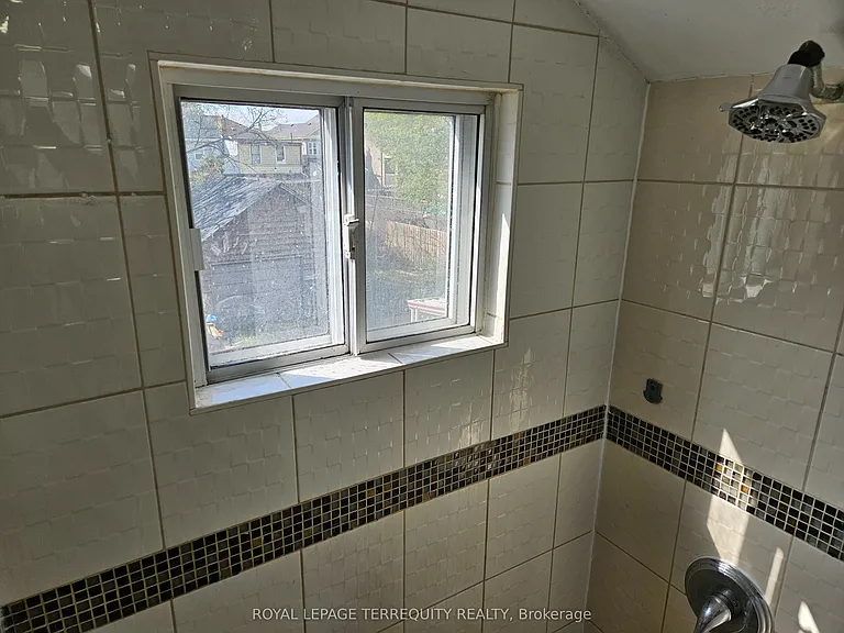 14 Hollis St — Photo 29