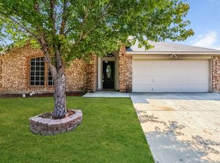 513 Denise St, Saginaw, TX 76179