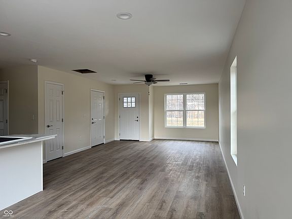 4th image of 1428 N Mohican Trl